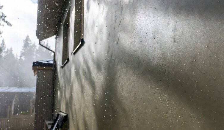 Краска для фасада: как выбрать покрытие для ответственных работ